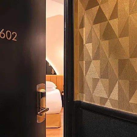 Arc Elysees Hotel