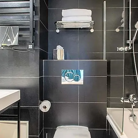 Arc Elysees Hotell 3*
