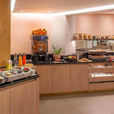 Arc Elysees Hotell