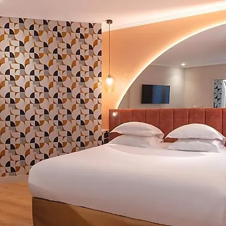 Hotell Arc Elysees 3*