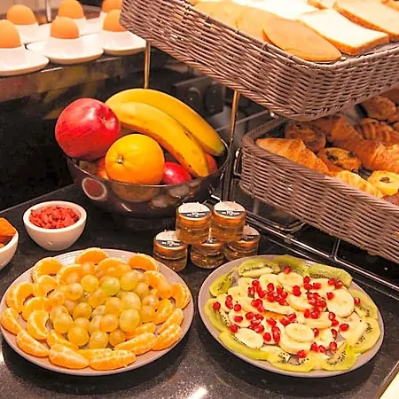 Hotell Arc Elysees 3*